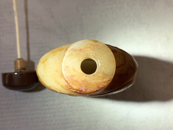 Cinq tabati&egrave;res en jade c&eacute;ladon et rouille, Chine, 19/20&egrave;me