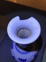 Drie paar Chinese blauw-witte vazen, Kangxi
