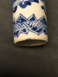 Zes paar Chinese blauw-witte miniatuur vaasjes, Kangxi