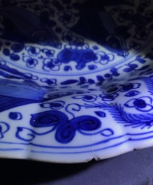 Sept pi&egrave;ces en porcelaine de Chine bleu et blanc, rouge de fer et de style Imari, Kangxi/Qianlong