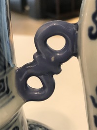 Een Chinese blauw-witte kan voor de Islamitische markt, wellicht Hongzhi