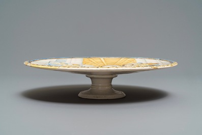 An Italian maiolica tazza with fine biblical scene, Castelli, Grue workshop, 18th C.