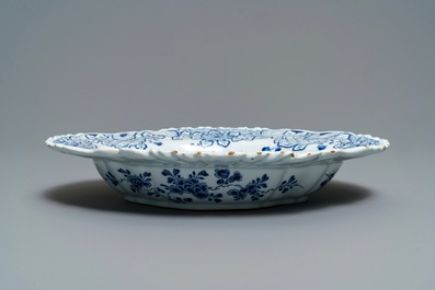 A large Dutch Delft blue and white oval lobed salad bowl, 18th C.