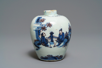 Een fijn blauw-wit en mangaan Delfts chinoiserie vaasje, 2e helft 17e eeuw