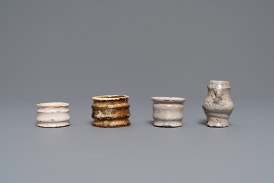 Six pots &agrave; onguent en fa&iuml;ence blanche de Delft et une miniature en gr&egrave;s de Raeren, 16/17&egrave;me