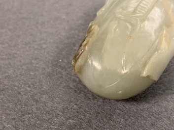 Three Chinese jade snuff bottles with coral stoppers, 19/20th C.