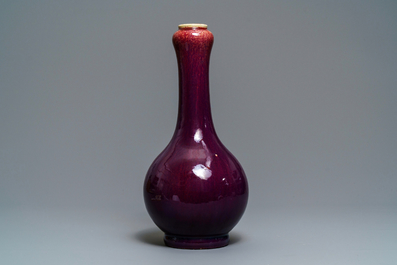 Un vase de forme bouteille en porcelaine de Chine dite 'flamb&eacute;', Qianlong