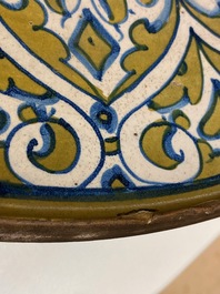 Een Italiaanse majolica schotel met de leeuw van Sint-Marcus, Deruta, 2e kwart 16e eeuw