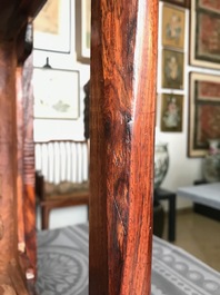 Une paire de chaises en bois huanghuali, Chine, R&eacute;publique