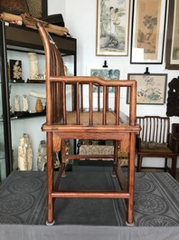 Une paire de chaises en bois huanghuali, Chine, R&eacute;publique