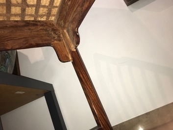 Une paire de chaises en bois huanghuali, Chine, R&eacute;publique