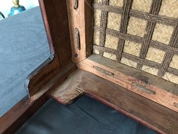 Une paire de chaises en bois huanghuali, Chine, R&eacute;publique