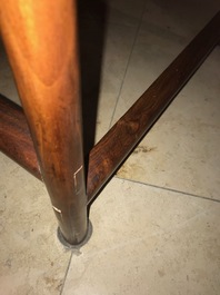 Une paire de chaises en bois huanghuali, Chine, R&eacute;publique