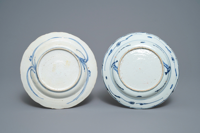 Four Chinese blue and white kraak porcelain 'deer' plates, Wanli