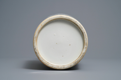 A Chinese famille rose rouleau 'court scene' vase, 19th C.