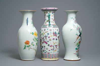 Drie diverse Chinese famille rose vazen, 19e eeuw