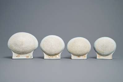 Seven Chinese blue and white and Imari-style shell-shaped dishes, Kangxi