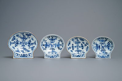 Seven Chinese blue and white and Imari-style shell-shaped dishes, Kangxi