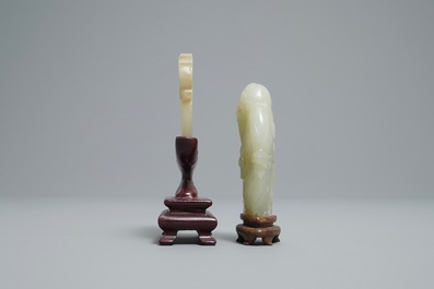 Deux pi&egrave;ces en jade c&eacute;ladon p&acirc;le sculpt&eacute;, Chine, Qing
