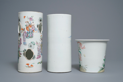 Two Chinese famille rose hat stands and a jardini&egrave;re, 19/20th C.