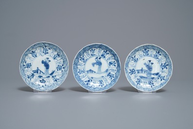 Zestien Chinese blauw-witte koppen en schotels, Kangxi