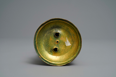 Un embl&egrave;me d'autel bouddhiste en &eacute;maux cloisonn&eacute;s et bronze dor&eacute;, Chine, 19&egrave;me