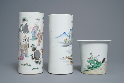 Two Chinese famille rose hat stands and a jardini&egrave;re, 19/20th C.