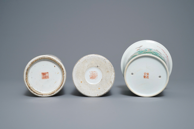 Two Chinese famille rose hat stands and a jardini&egrave;re, 19/20th C.