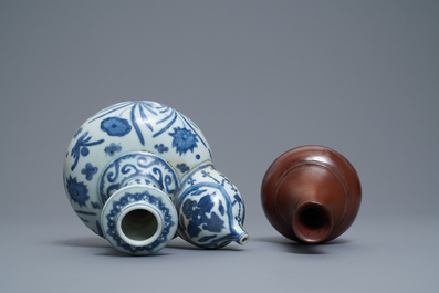 Une collection vari&eacute;e en porcelaine de Chine et gr&egrave;s de Yixing, Ming et apr&egrave;s