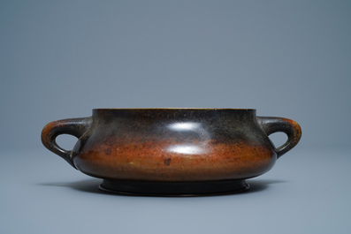 A large Chinese bronze censer, Shi Gu Zhi Bao mark, 18/19th C.