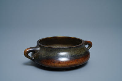 A large Chinese bronze censer, Shi Gu Zhi Bao mark, 18/19th C.
