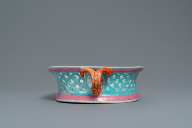 A large Chinese famille rose reticulated two-handled basket, Qianlong