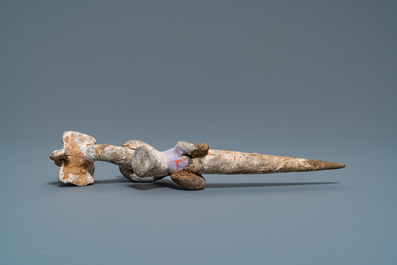 Une paire de figures de dragons en terre cuite polychrome, Han
