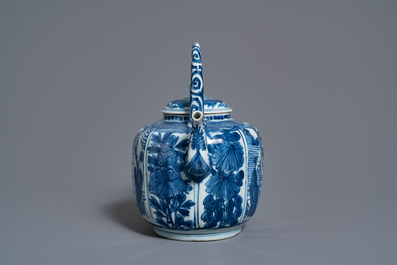 A Chinese blue and white wine ewer with figures, Wanli