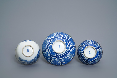 Five Chinese blue and white Vietnamese market 'Bleu de Hue' bowls, 19th C.
