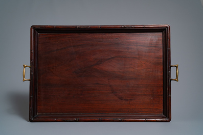 Deux plateaux et un socle en bois sculpt&eacute;, Chine, 18/19&egrave;me