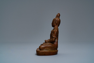 Een Chinese bronzen figuur van Boeddha Amithayus, 17/18e eeuw