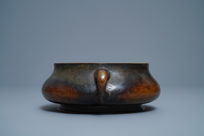 A large Chinese bronze censer, Shi Gu Zhi Bao mark, 18/19th C.