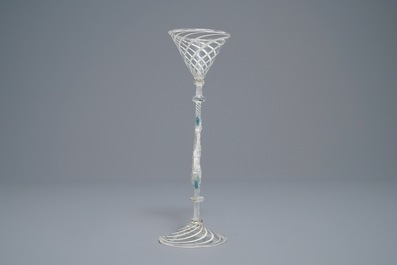 Un verre &agrave; vin en verre fa&ccedil;on de Venise, Italie ou Pays-Bas, 18/19&egrave;me