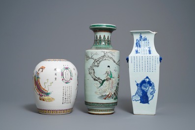 Drie Chinese blauw-witte en famille rose vazen, 19e eeuw