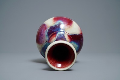 Un vase en porcelaine de Chine &agrave; &eacute;mail flamb&eacute;, Qianlong