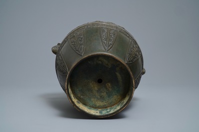 A Chinese archaic bronze vase, Qianlong