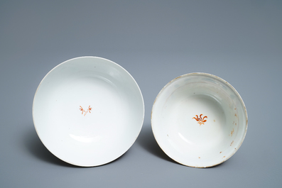 A Chinese famille rose and gilt Meissen-style 17-piece tea service, Qianlong