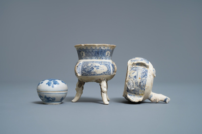 Zes Chinese blauw-witte stukken uit het Vung Tau scheepswrak, Kangxi