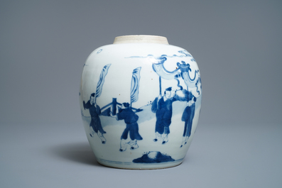 Un pot &agrave; gingembre en porcelaine de Chine en bleu et blanc &agrave; d&eacute;cor figuratif, Kangxi