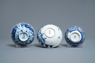 Une collection vari&eacute;e en porcelaine de Chine 'Bleu de Hue' pour le Vietnam, 19&egrave;me