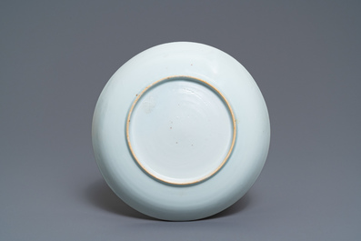 Une assiette en porcelaine de Chine d&eacute;cor&eacute;e aux Pays-Bas, Yongzheng