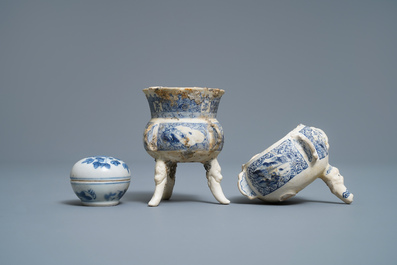 Zes Chinese blauw-witte stukken uit het Vung Tau scheepswrak, Kangxi