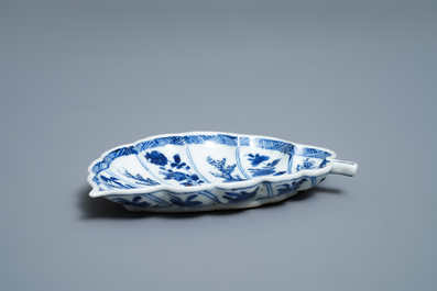 A Chinese blue and white leaf-shaped tray, Kangxi