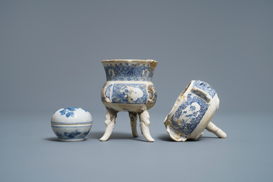 Zes Chinese blauw-witte stukken uit het Vung Tau scheepswrak, Kangxi